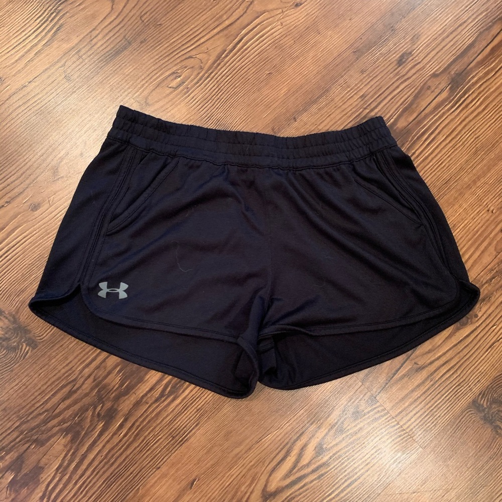 Women’s under Armour black shorts size small